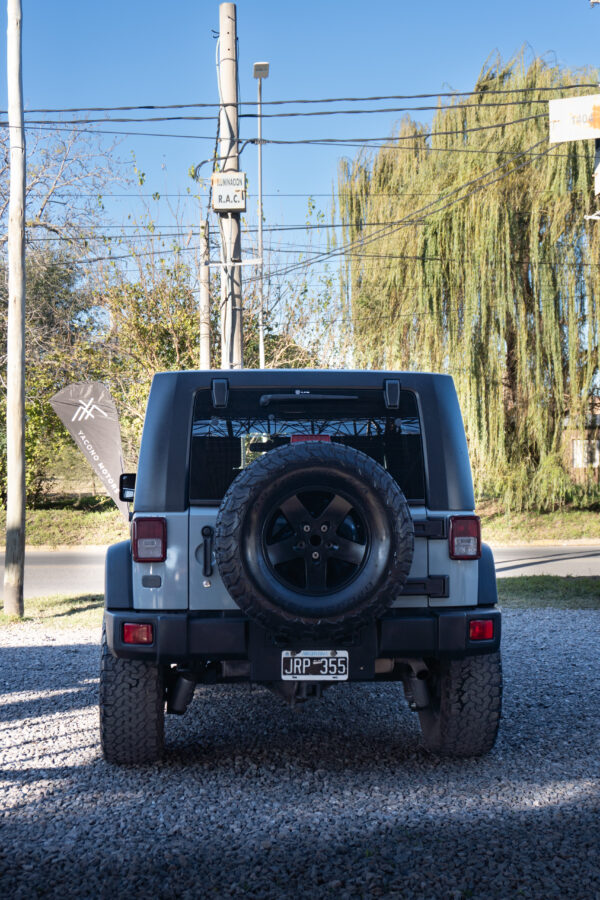 Jeep Wrangler - Image 2