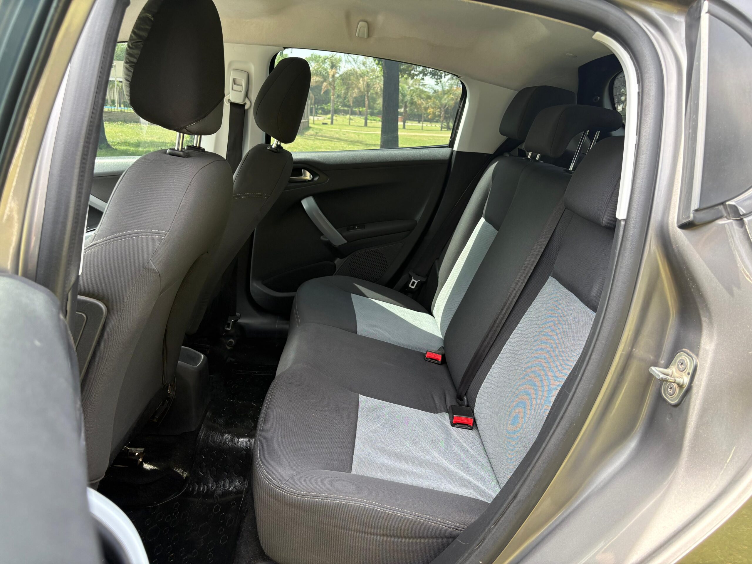 PEUGEOT 208 2013 sesion 2 - Image 6