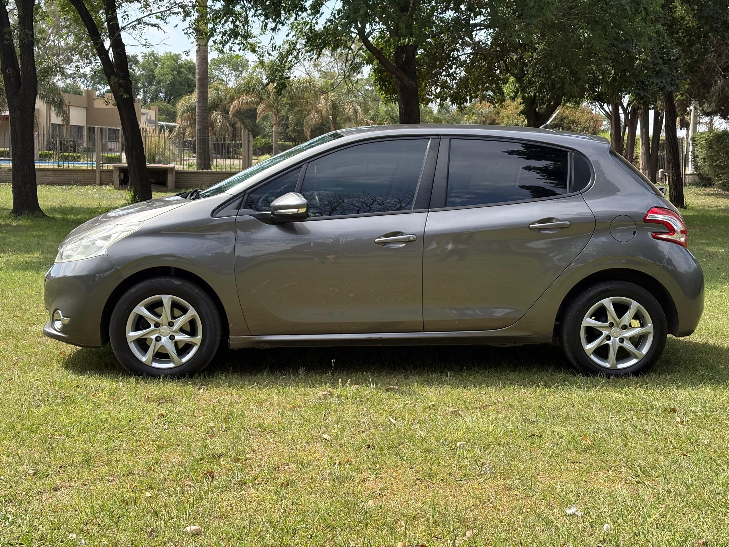 PEUGEOT 208 2013 sesion 2 - Image 4