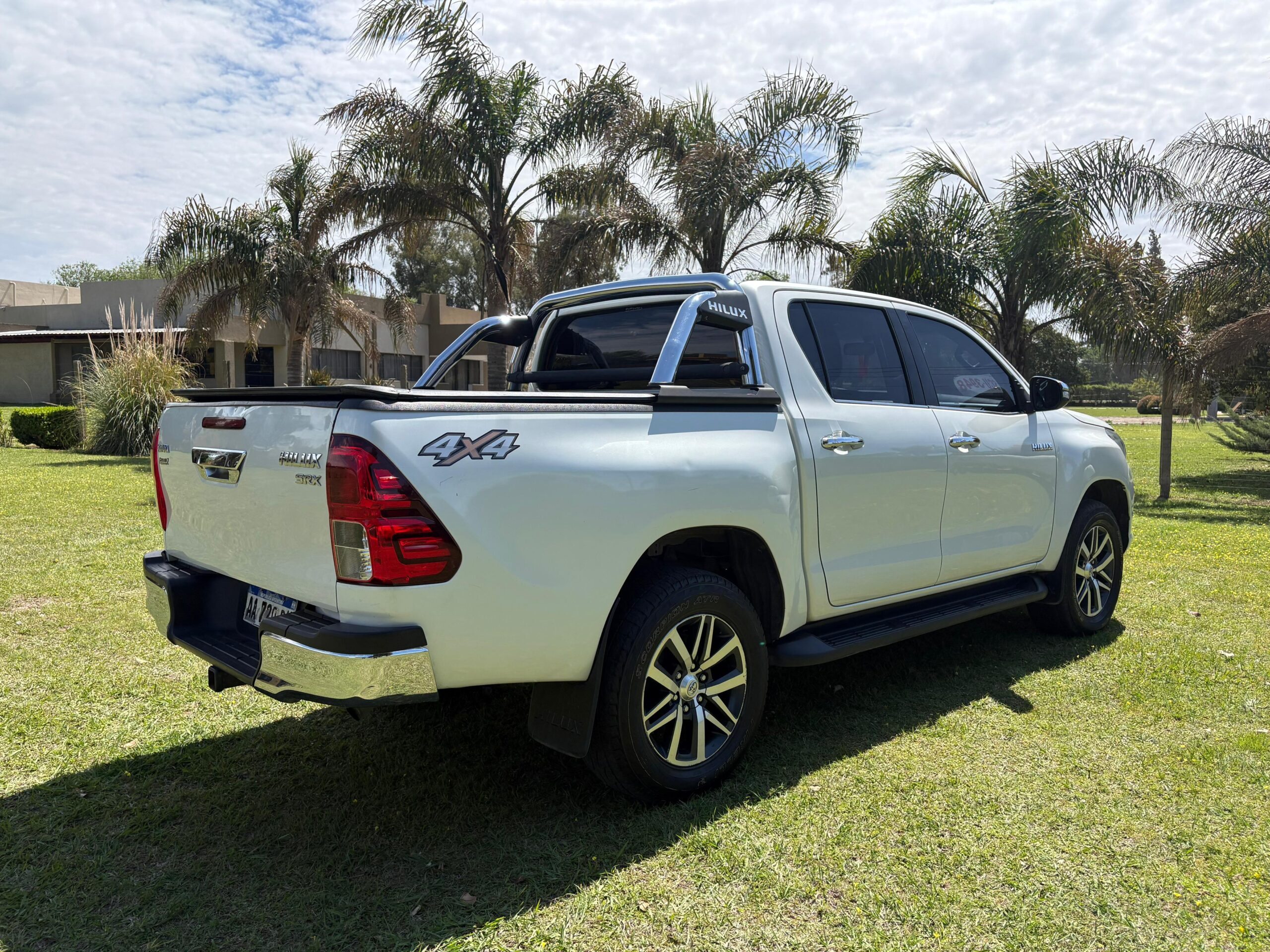 TOYOTA HILUX 2016 SRX sesion 2 - Image 2