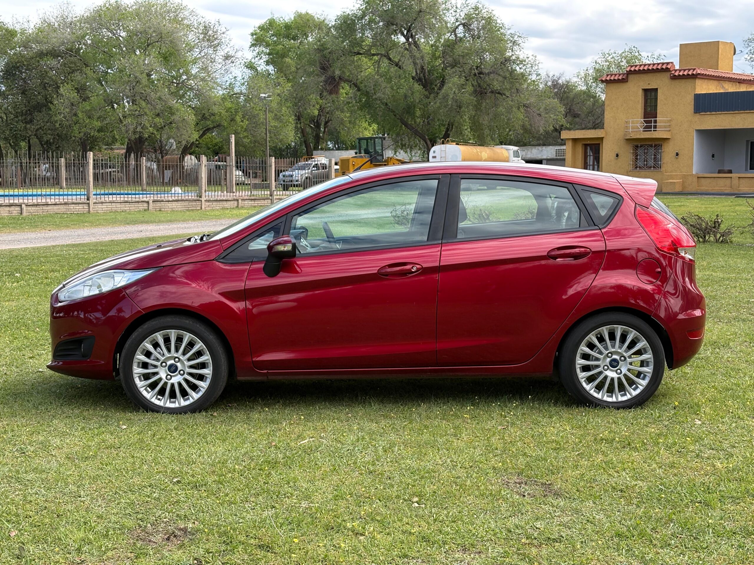 🚗 Ford Fiesta Kinetic 1.6 – 2017 - Image 2
