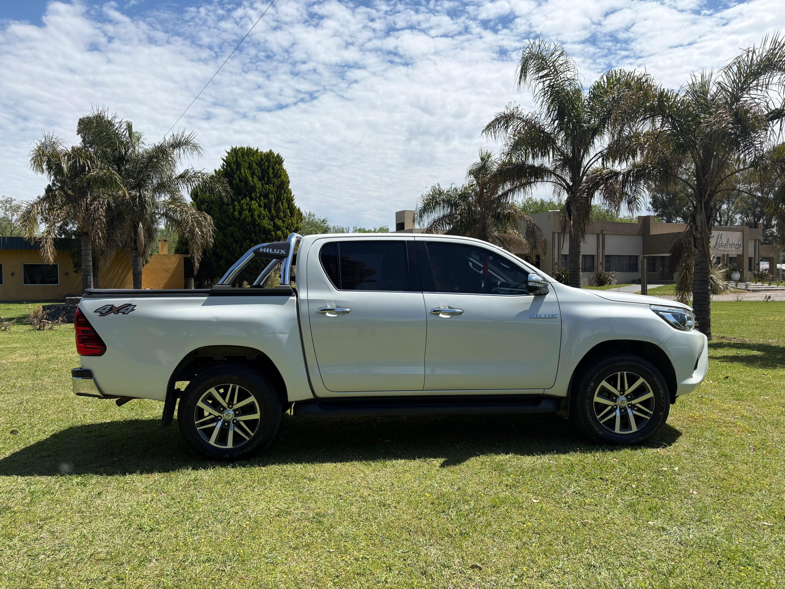 TOYOTA HILUX 2016 SRX sesion 2 - Image 3