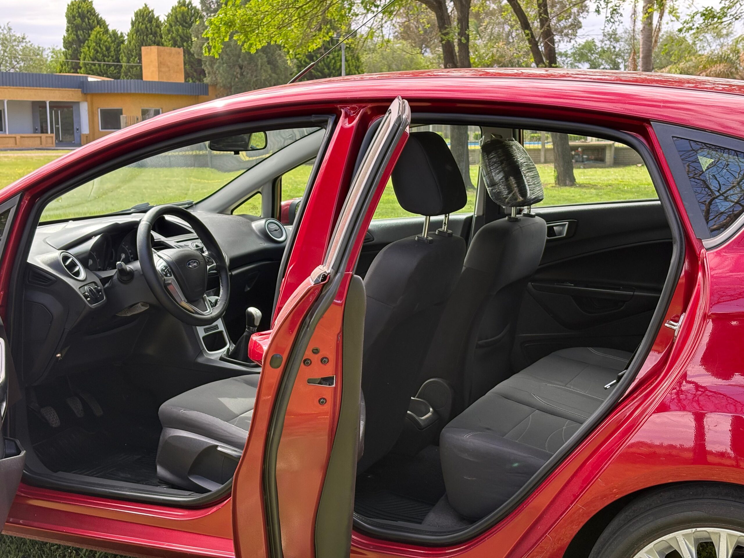 🚗 Ford Fiesta Kinetic 1.6 – 2017 - Image 3